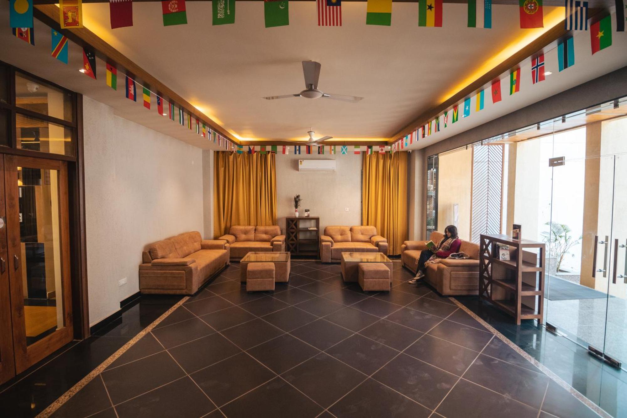 Hotel Aqua Vibes Rishīkesh Extérieur photo